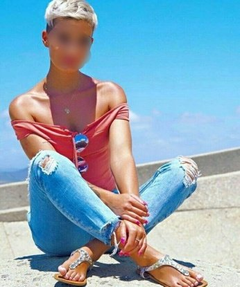 В моих объятиях вы ощутите божественное блаженство. Я нежная, горячая, и всегда позитивная. Мои услуги включают классический и эротический массаж, страстный секс и многое другое. Фото 100% реальные, ведь я ценю ваше доверие. Отзывы моих клиентов говорят о моей профессиональной подготовке и непревзойденных навыках. Живу в Москве, и готова встретиться с вами в любое удобное для вас время. Не упускайте возможность испытать настоящую страсть и нежность! 🌹 Любимка